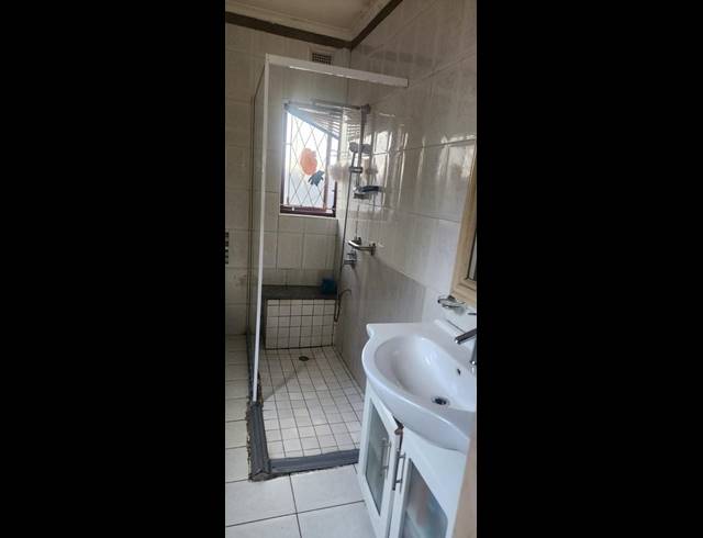 3 BEDROOM HOUSE FOR SALE IN CLAIRE ESTATE